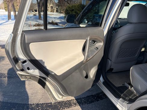 Used 2010 Toyota RAV4 Limited image 11