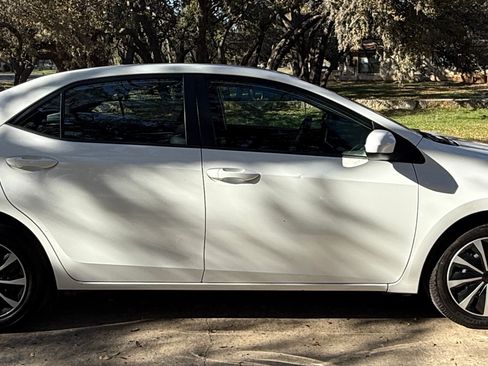 Used 2017 Toyota Corolla LE image 6