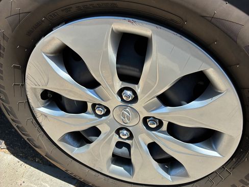 Used 2017 Hyundai Accent SE image 11