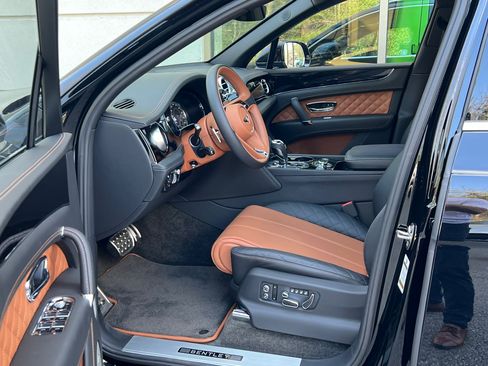 Used 2018 Bentley Bentayga AWD/4WD image 14