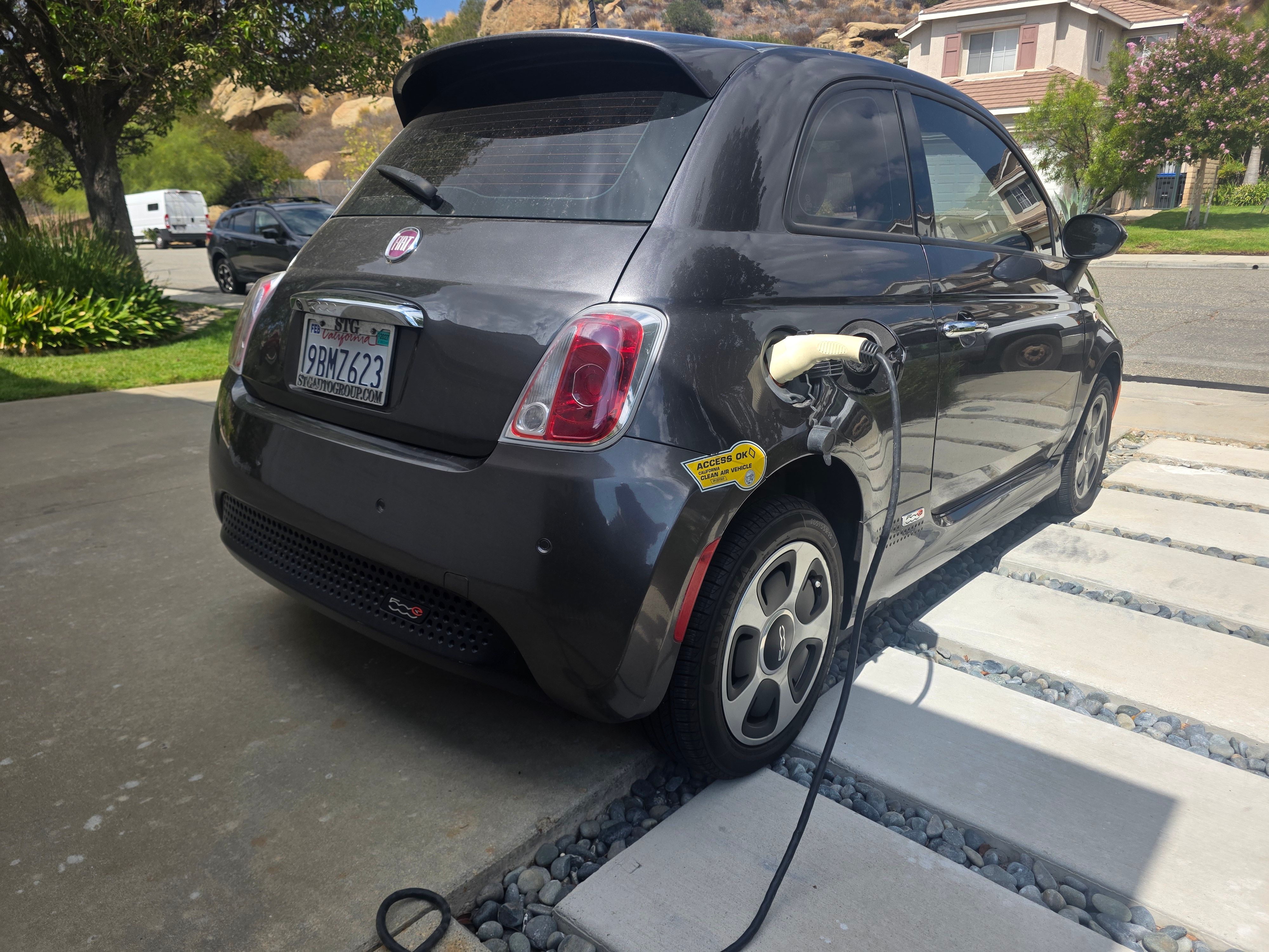 Used 2018 FIAT 500 e FWD image 1
