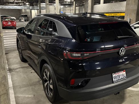 Used 2023 Volkswagen ID.4 Pro image 4