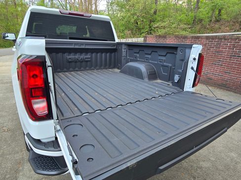 Used 2023 GMC Sierra 1500 Elevation image 8