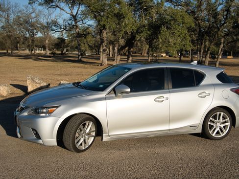 Used 2016 Lexus CT 200h image 9