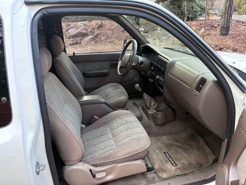 Used 1999 Toyota Tacoma 2WD Xtracab image 15