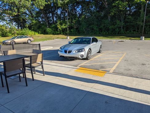 Used 2005 Pontiac Grand Prix GT w/ Comfort And Infotech Package image 6