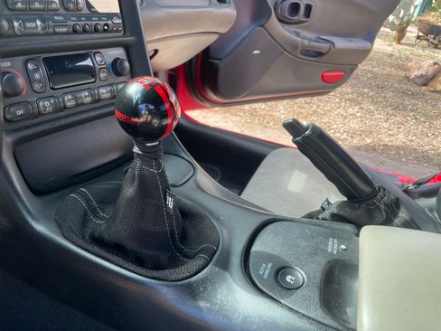 Used 2004 Chevrolet Corvette Z06 w/ Memory Package image 10