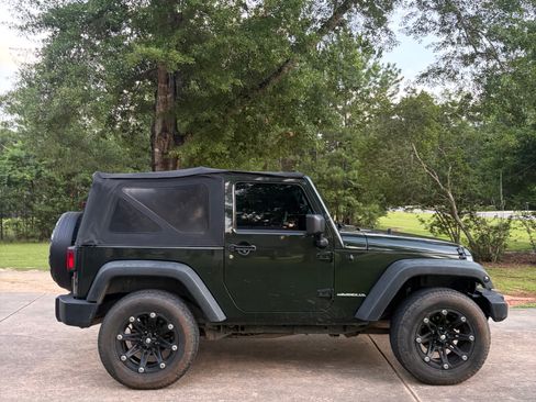 Used 2011 Jeep Wrangler Sport AWD/4WD image 1