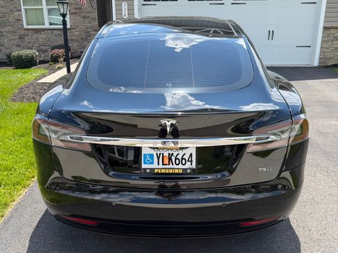 Used 2017 Tesla Model S 75D AWD/4WD image 2