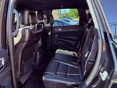 Used 2020 Jeep Grand Cherokee Limited AWD/4WD image 6