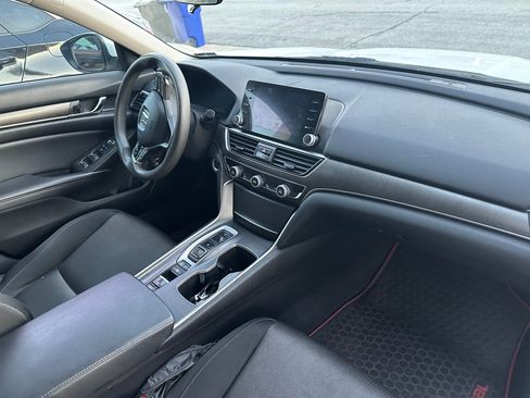 Used 2021 Honda Accord Hybrid image 8