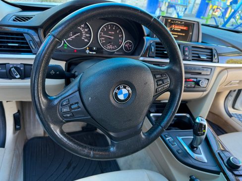 Used 2015 BMW 320i xDrive Sedan image 9