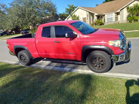 Used 2015 Toyota Tundra SR5 image 2