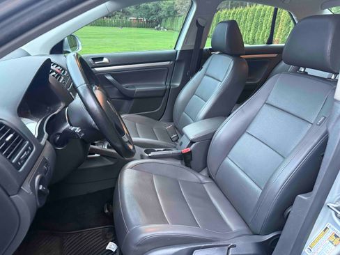 Used 2009 Volkswagen Jetta SE image 11