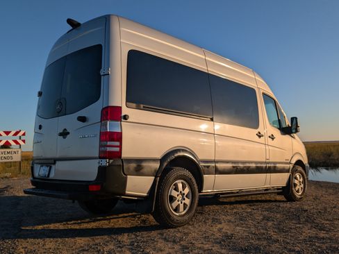 Used 2016 Mercedes-Benz Sprinter 2500 image 8