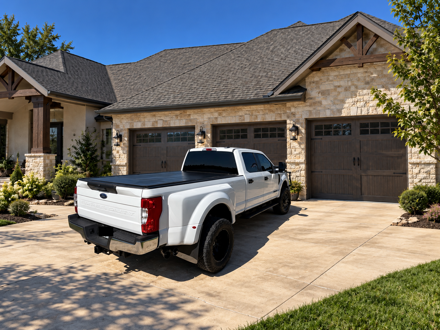 Used 2022 Ford F350 XL w/ STX Appearance Package AWD/4WD image 2