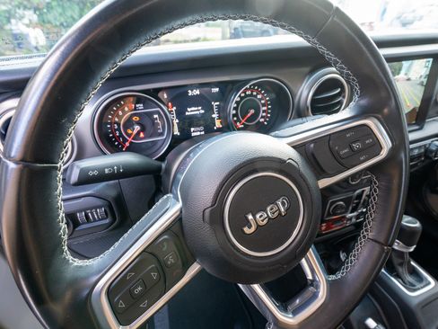 Used 2022 Jeep Gladiator Rubicon w/ LED Lighting Group image 14