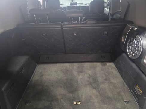 Used 2007 Toyota FJ Cruiser 4WD image 11