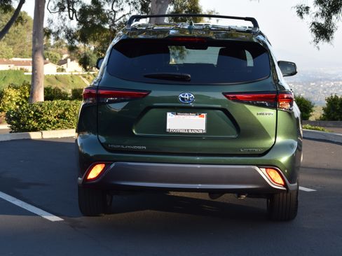 Used 2023 Toyota Highlander Limited image 6