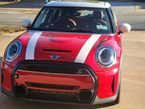 Used 2023 MINI Cooper S w/ Signature Upholstery Package image 1