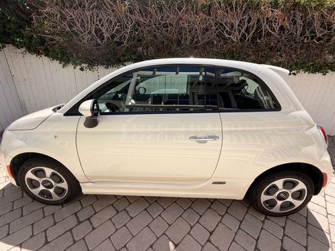 Used 2019 FIAT 500 e FWD image 4