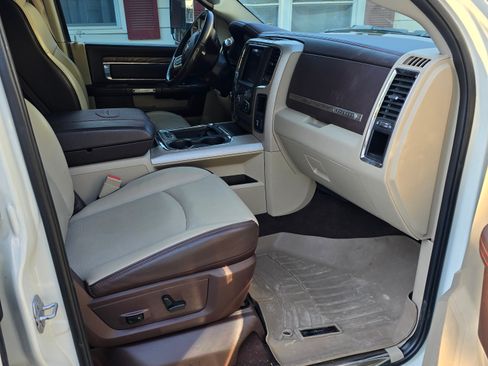 Used 2018 RAM 3500 Laramie Longhorn w/ Max Tow Package image 12