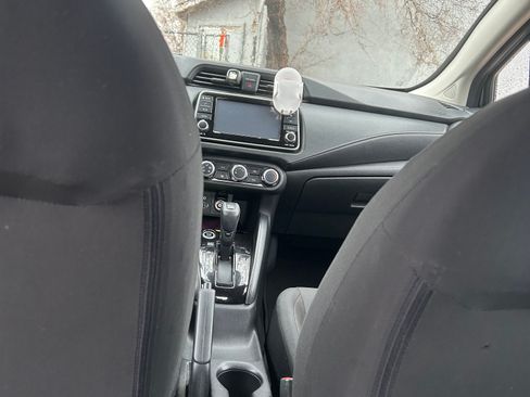 Used 2021 Nissan Versa S FWD image 9