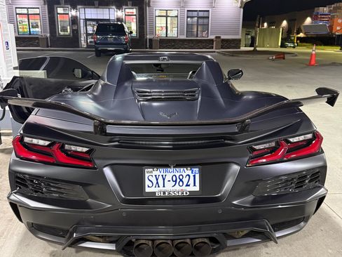 Used 2023 Chevrolet Corvette Z06 w/ Z07 Performance Package RWD image 4