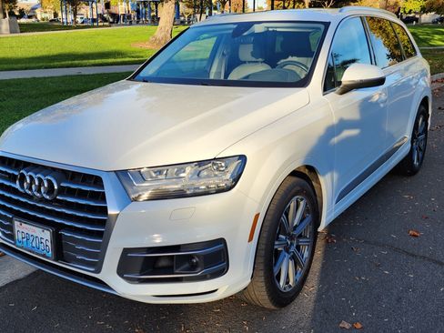Used 2017 Audi Q7 3.0T Prestige image 2
