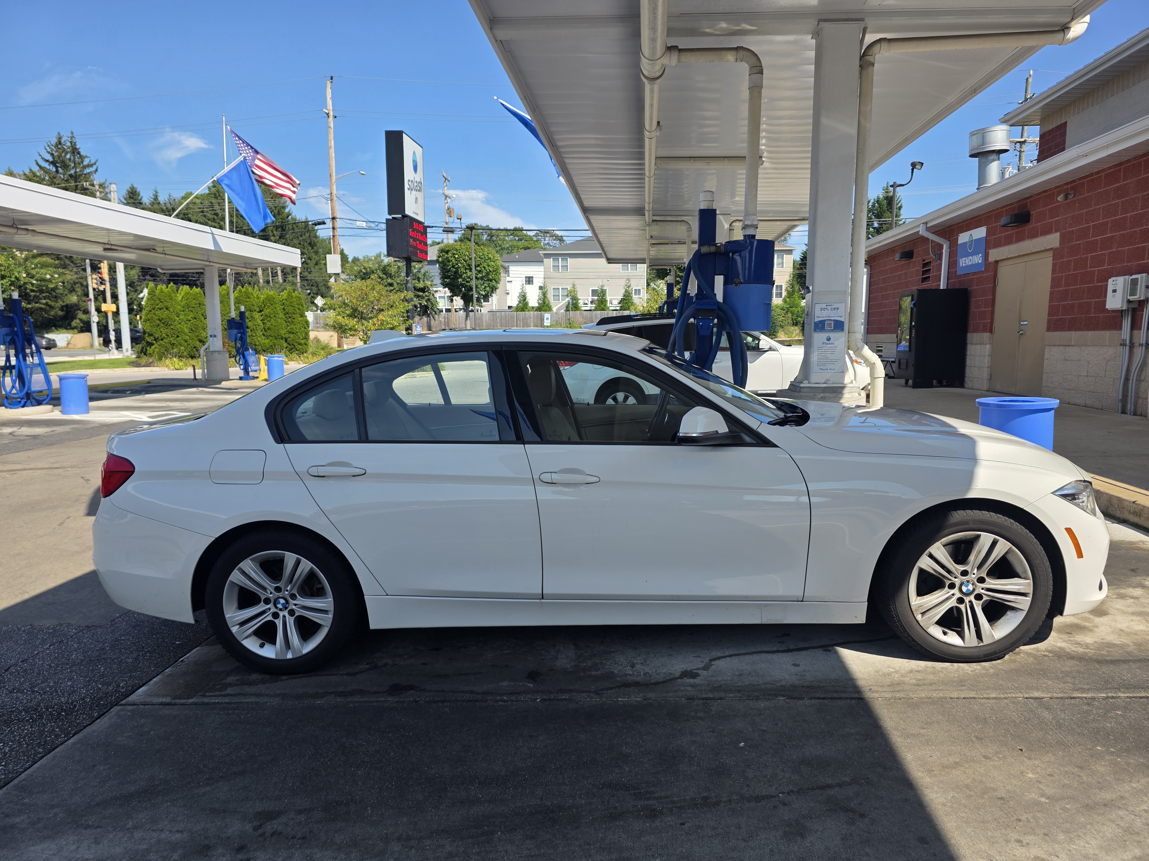 Used 2016 BMW 328i xDrive Sedan AWD/4WD image 4