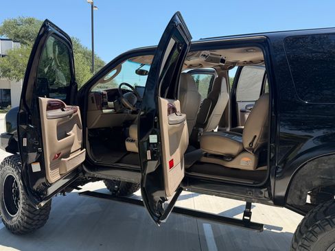 Used 2004 Ford Excursion Limited AWD/4WD image 23