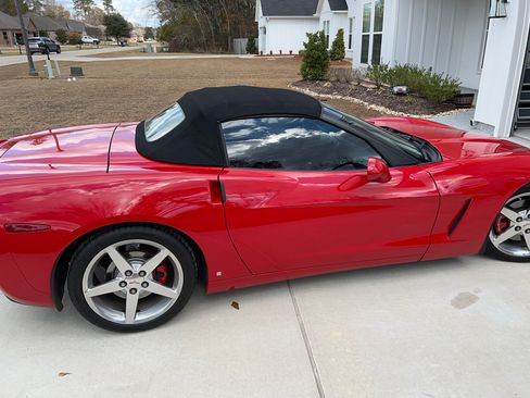 Used 2006 Chevrolet Corvette Convertible w/ Preferred Equipment Group image 4