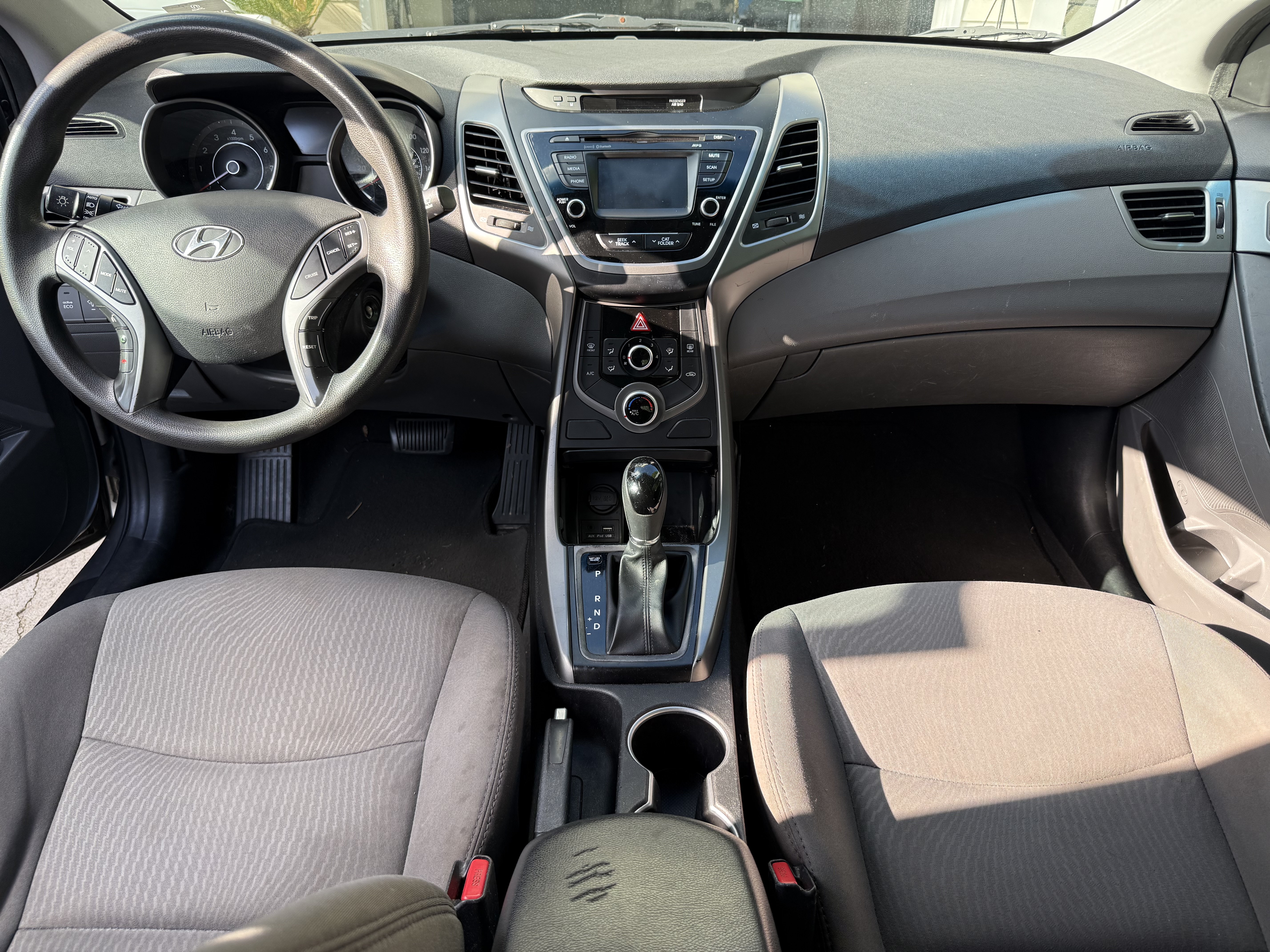 Used 2016 Hyundai Elantra SE w/ Option Group 02 FWD image 13