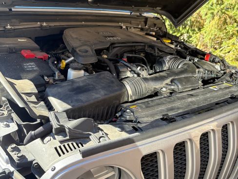 Used 2021 Jeep Wrangler Unlimited Sahara image 10