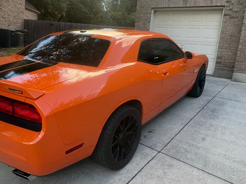 Used 2012 Dodge Challenger SRT8 w/ Premium Sound Group RWD image 5