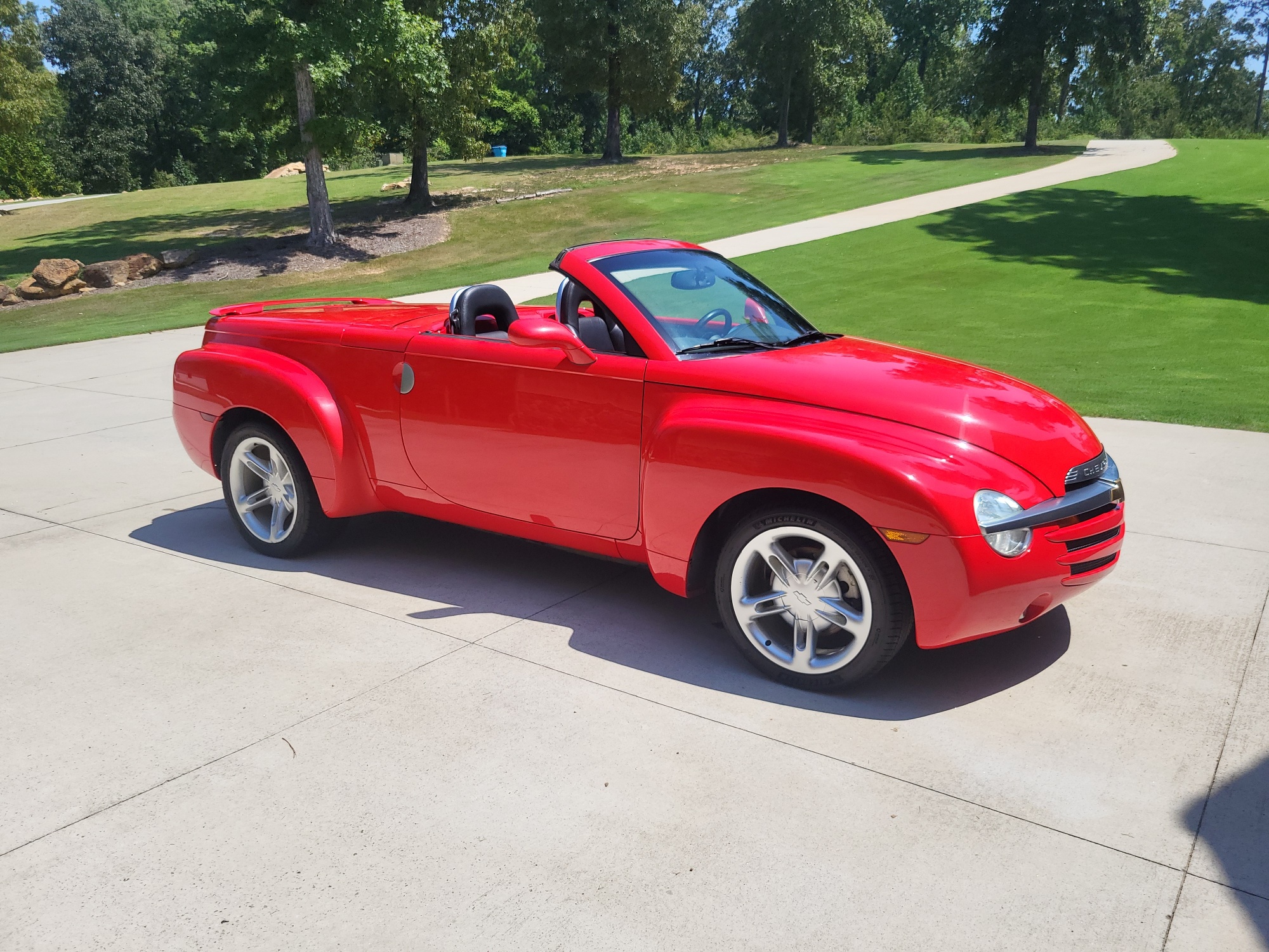 Used 2004 Chevrolet SSR w/ Preferred Equipment Group RWD image 16