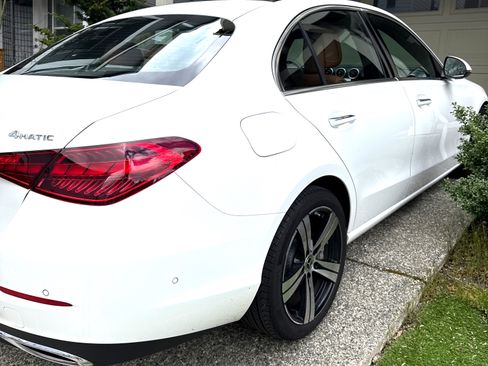 Used 2025 Mercedes-Benz C 300 4MATIC Sedan image 2