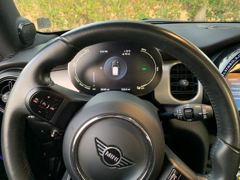 Used 2023 MINI Cooper SE image 5