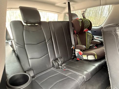 Used 2019 Cadillac Escalade ESV Luxury image 13