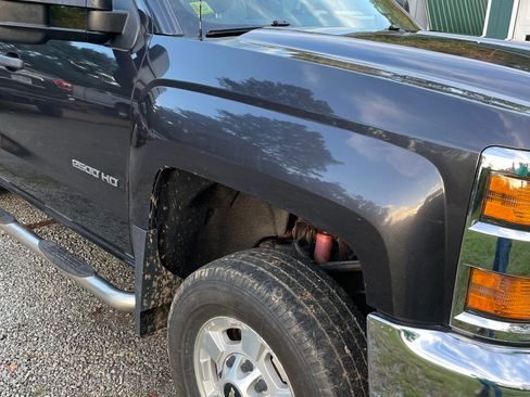 Used 2015 Chevrolet Silverado 2500 LT w/ Z71 Package, Off-Road image 2