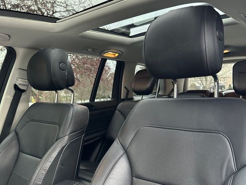 Used 2018 Mercedes-Benz GLS 550 4MATIC image 4