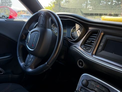 Used 2015 Dodge Challenger R/T w/ Quick Order Package 28B R/T RWD image 8