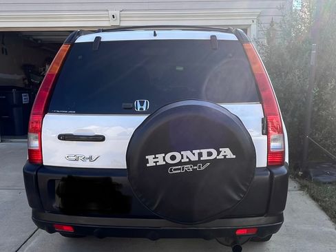Used 2004 Honda CR-V EX image 2