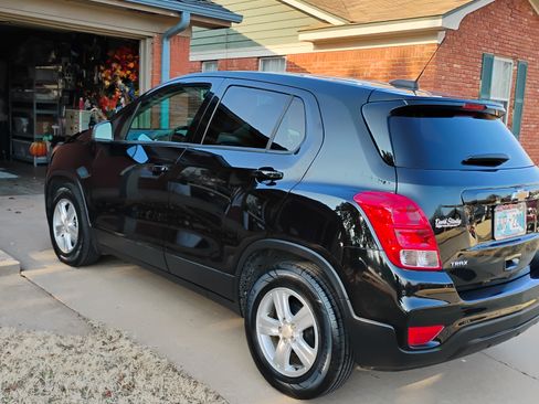 Used 2021 Chevrolet Trax LS w/ Tint and Cruise Package image 4