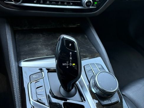 Used 2018 BMW 530e image 25