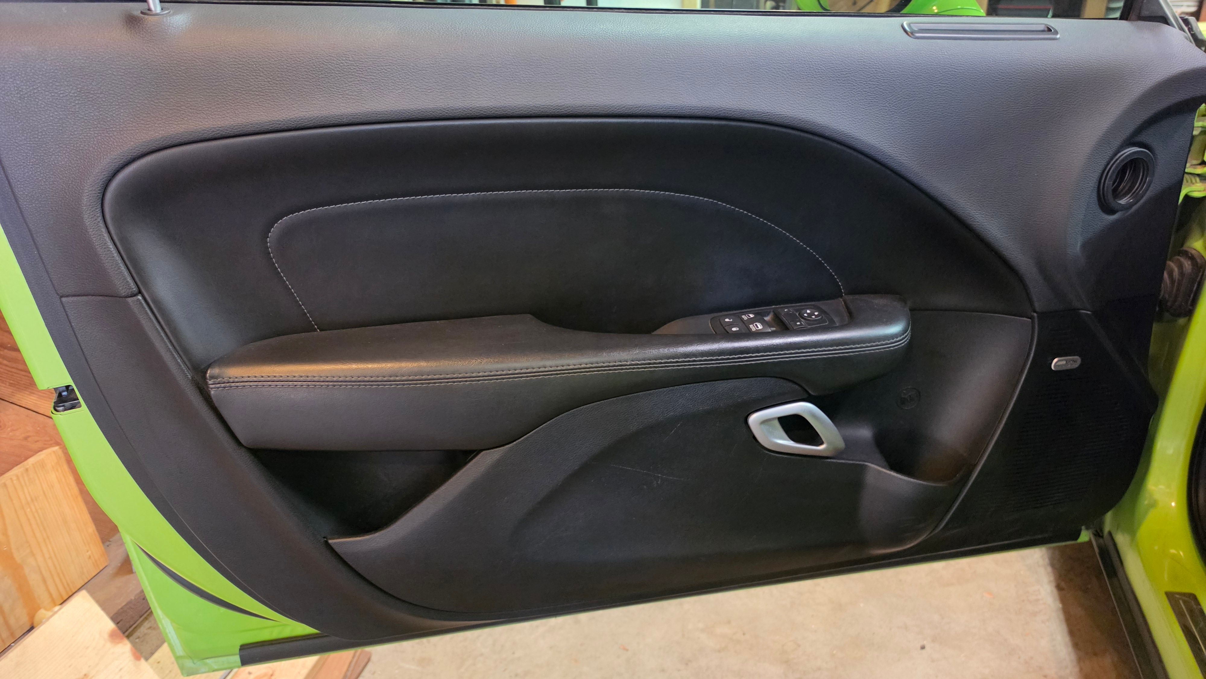 Used 2015 Dodge Challenger R/T Plus RWD image 27