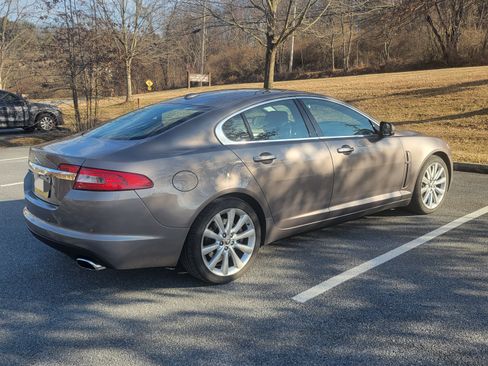 Used 2011 Jaguar XF image 6
