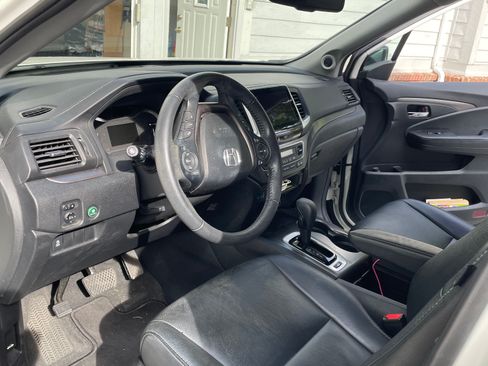 Used 2017 Honda Pilot EX-L image 4