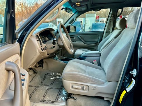 Used 2007 Toyota Sequoia SR5 image 11