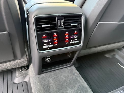 Used 2019 Porsche Cayenne image 24